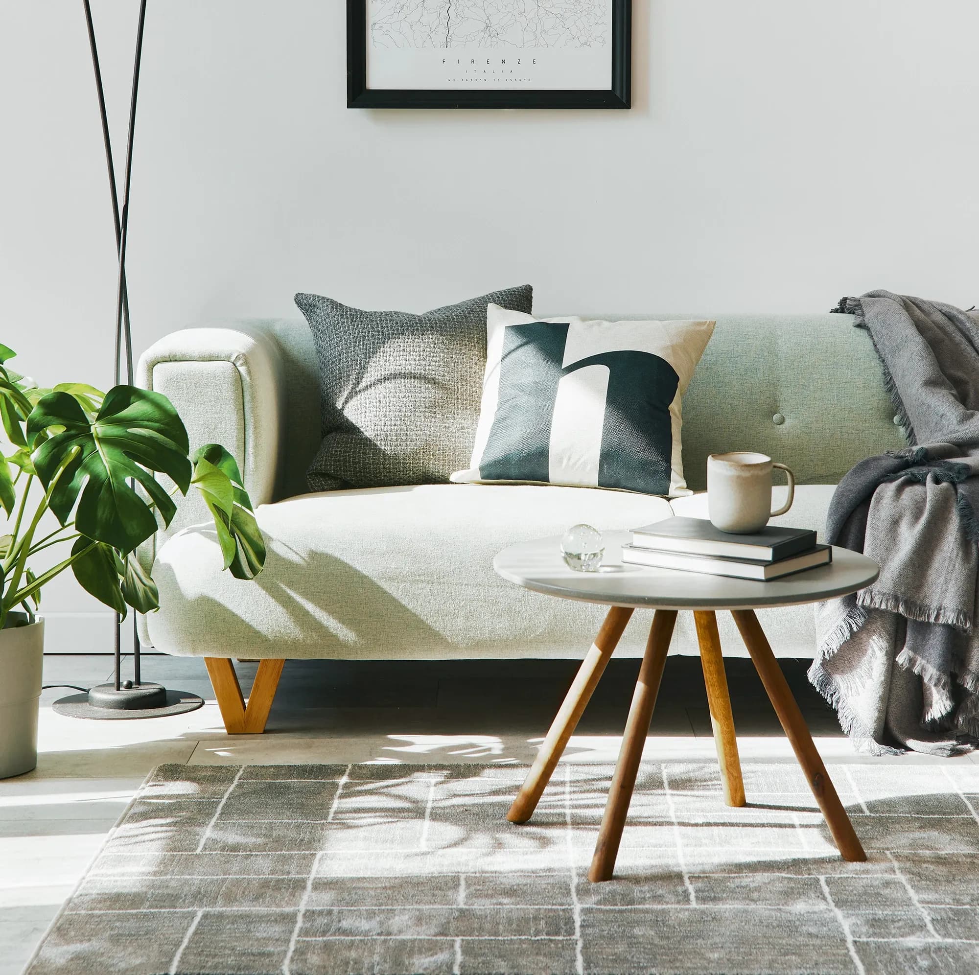 Homestylad lägenhet i modern och hemtrevlig inredning i ljusgröna toner
