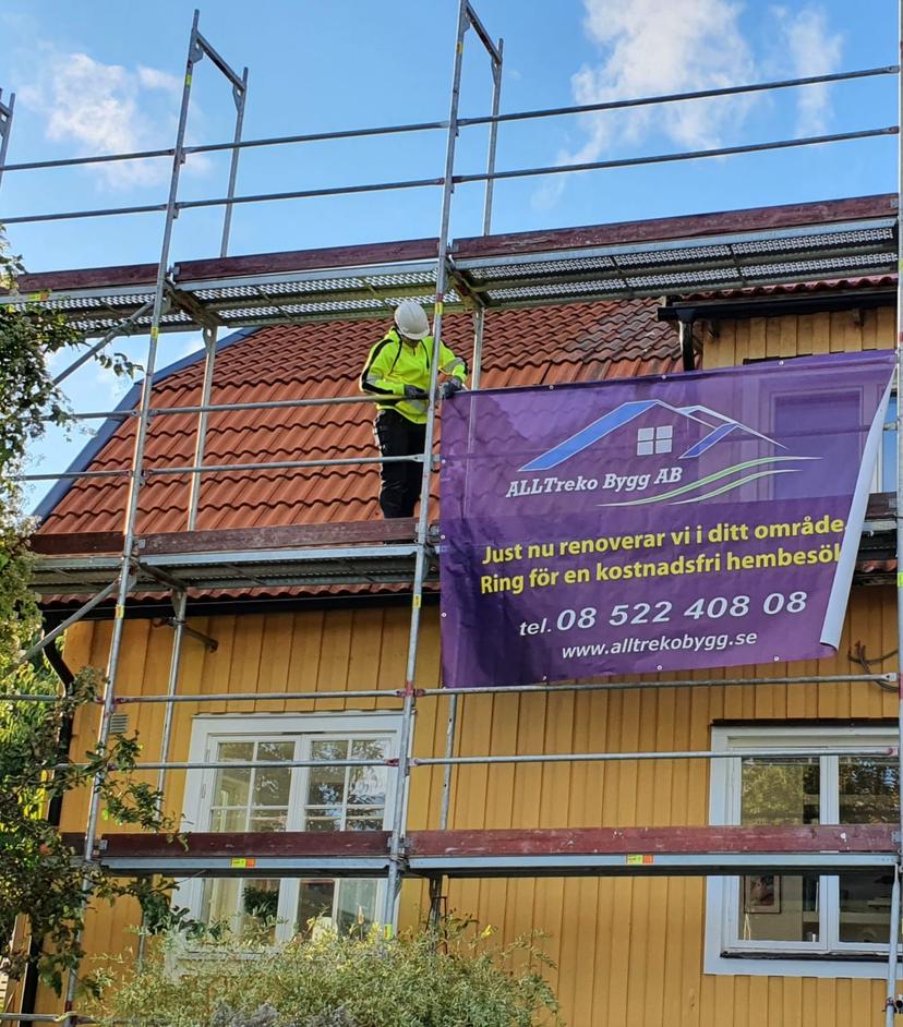 renovering av gamla tak i Spånga med byggning av tre nya takkupor. - 1